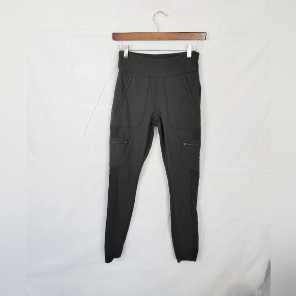 Athleta Size 4 Black Cargo Leggings - Picture 1 of 5